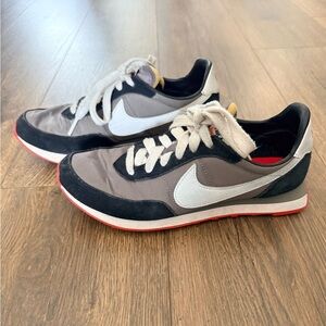 Nike Retro Style Sneakers